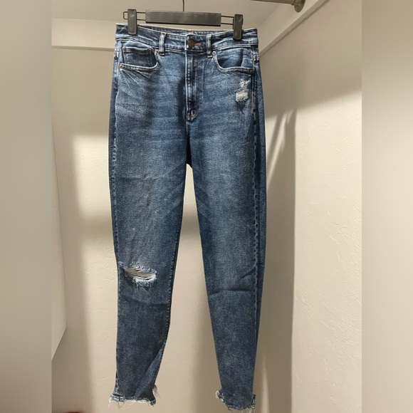 AMERICAN EAGLE HIGHEST RISE, STRETCH, DISTRESSED MOM JEAN - Picture 2 of 5